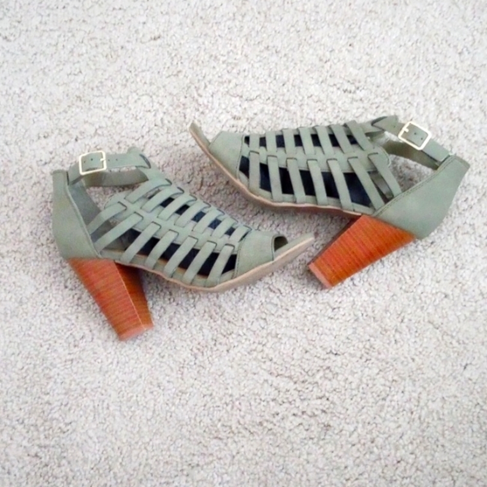 Olive Green Chunky Heels - Picture 3 of 4